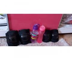 Kit joelheiras e cotoveleiras com garrafinhas