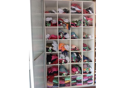 Vendo Prateleiras em MDF semi-novas