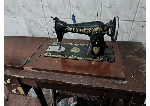 Máquina de costura antiga