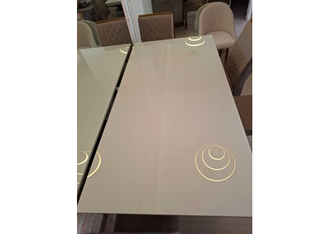 Vendo mesa nova laqueada